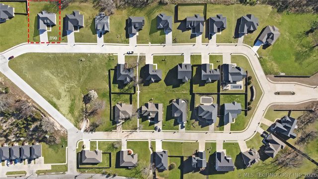 890 E Harlan Drive, Tahlequah, OK 74464