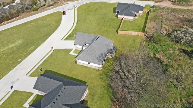 890 E Harlan Drive, Tahlequah, OK 74464