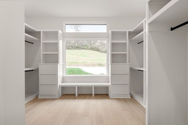 1764 Dean Rd, Thompsons Station, TN 37179