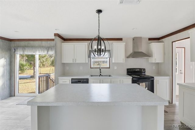 6919 S Sorrell Avenue, Homosassa, FL 34446