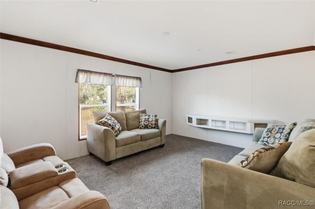 6919 S Sorrell Avenue, Homosassa, FL 34446