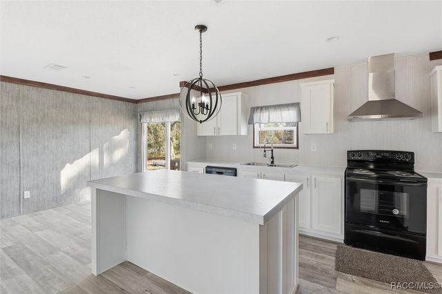 6919 S Sorrell Avenue, Homosassa, FL 34446