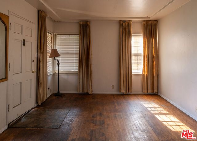 530 W 89th Street, Los Angeles, CA 90044