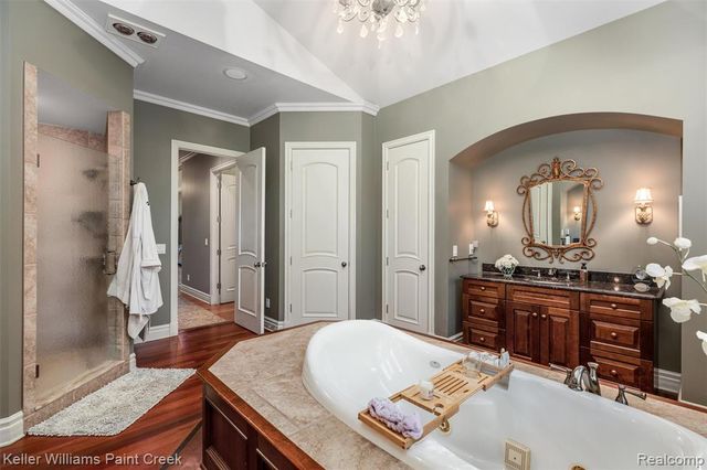 22220 E River Road, Grosse Ile, MI 48138