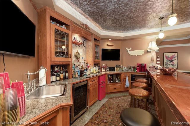 22220 E River Road, Grosse Ile, MI 48138