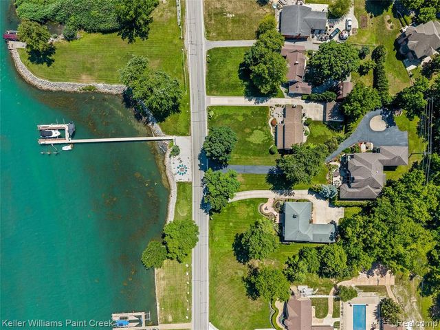 22220 E River Road, Grosse Ile, MI 48138