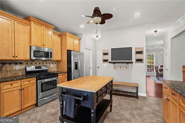 1562 Ember Oaks Circle, Powder Springs, GA 30127