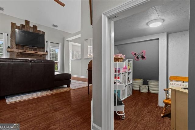 1562 Ember Oaks Circle, Powder Springs, GA 30127