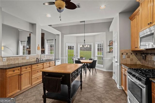 1562 Ember Oaks Circle, Powder Springs, GA 30127