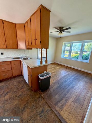 1421 CHERRY LN, Pottstown, PA 19464