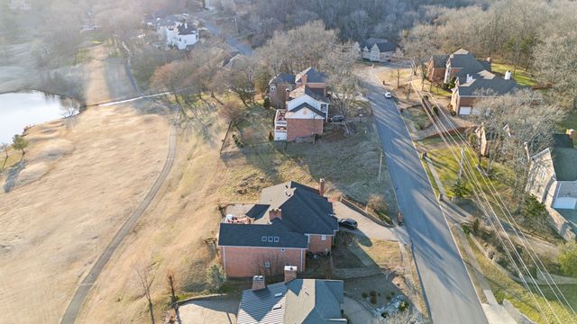 111 Spy Glass Way, Hendersonville, TN 37075