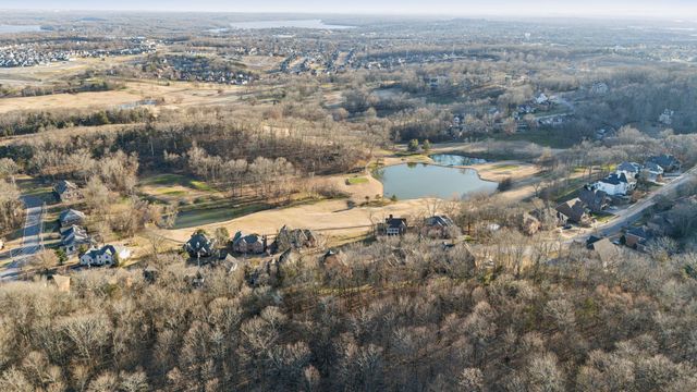 111 Spy Glass Way, Hendersonville, TN 37075