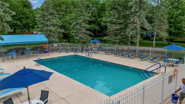 15 Hickory Hill Road E, Amherst, NY 14221
