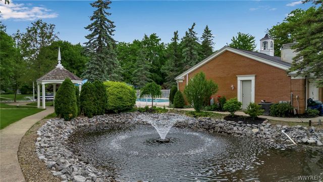 15 Hickory Hill Road E, Amherst, NY 14221