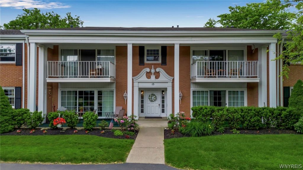 15 Hickory Hill Road E, Amherst, NY 14221