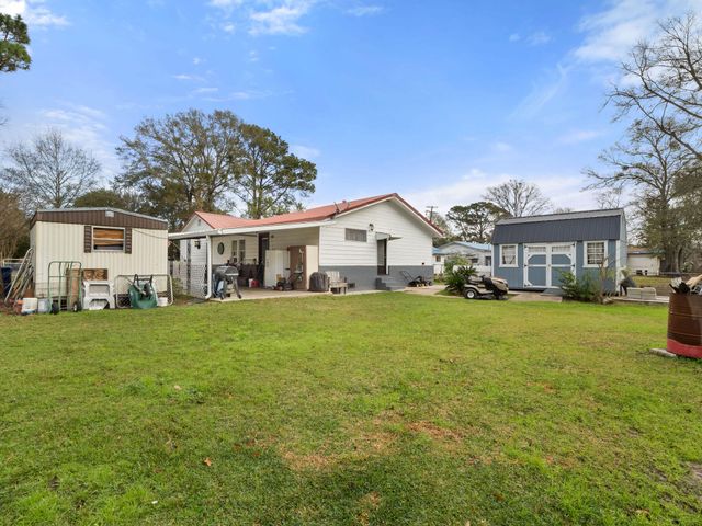 1105 Mc Arthur St, Deridder, LA 70634