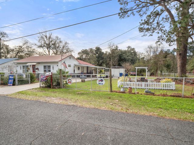 1105 Mc Arthur St, Deridder, LA 70634