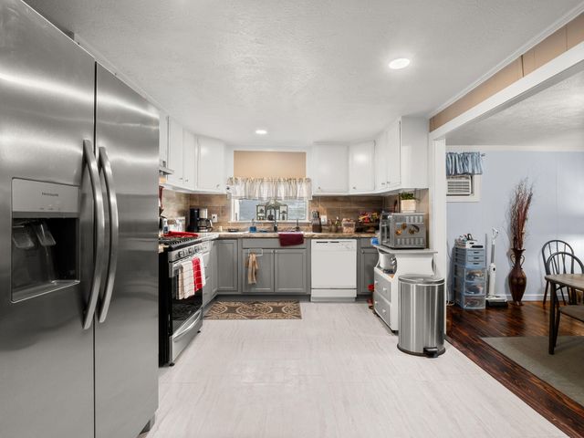 1105 Mc Arthur St, Deridder, LA 70634