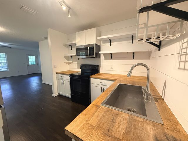 1058 W 15th Street, St Augustine, FL 32084