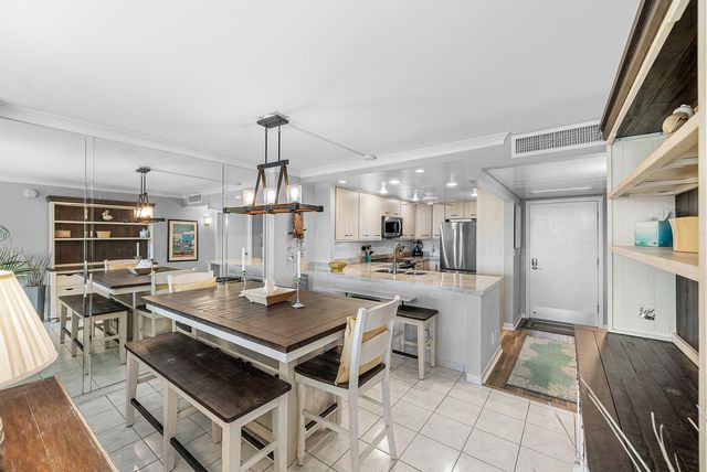 7 Royal Palm Way 507, Boca Raton, FL 33432