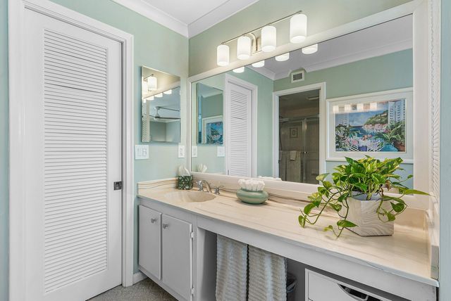 7 Royal Palm Way 507, Boca Raton, FL 33432