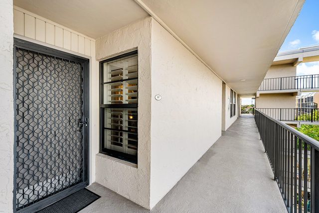7 Royal Palm Way 507, Boca Raton, FL 33432
