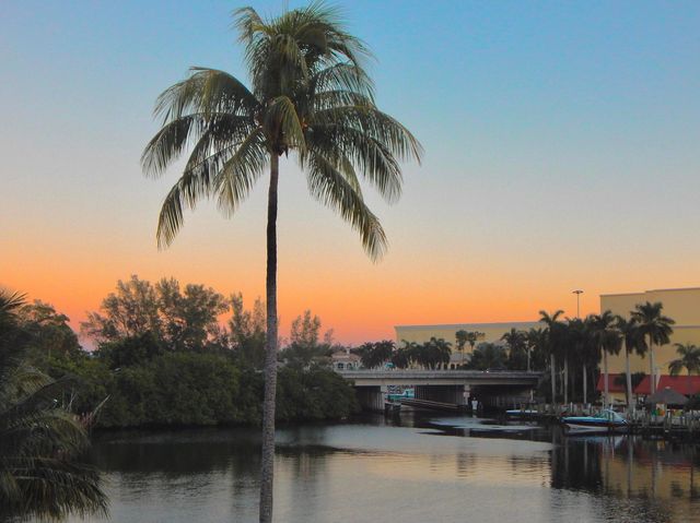 7 Royal Palm Way 507, Boca Raton, FL 33432