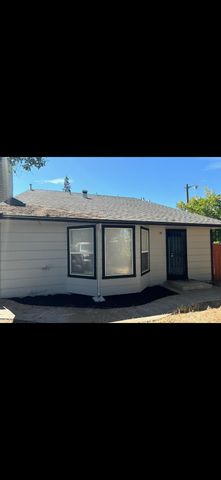 1213 Lucern Ave, Modesto, CA 95350