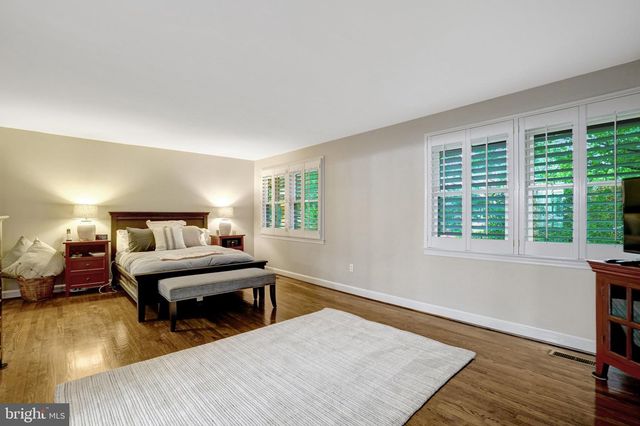 4723 40TH ST N, Arlington, VA 22207