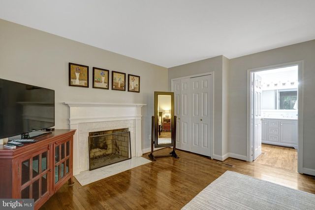 4723 40TH ST N, Arlington, VA 22207