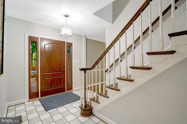 4723 40TH ST N, Arlington, VA 22207