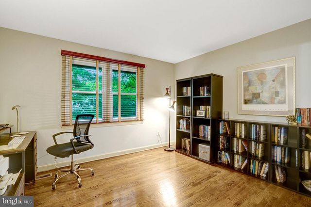 4723 40TH ST N, Arlington, VA 22207