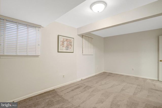 4723 40TH ST N, Arlington, VA 22207