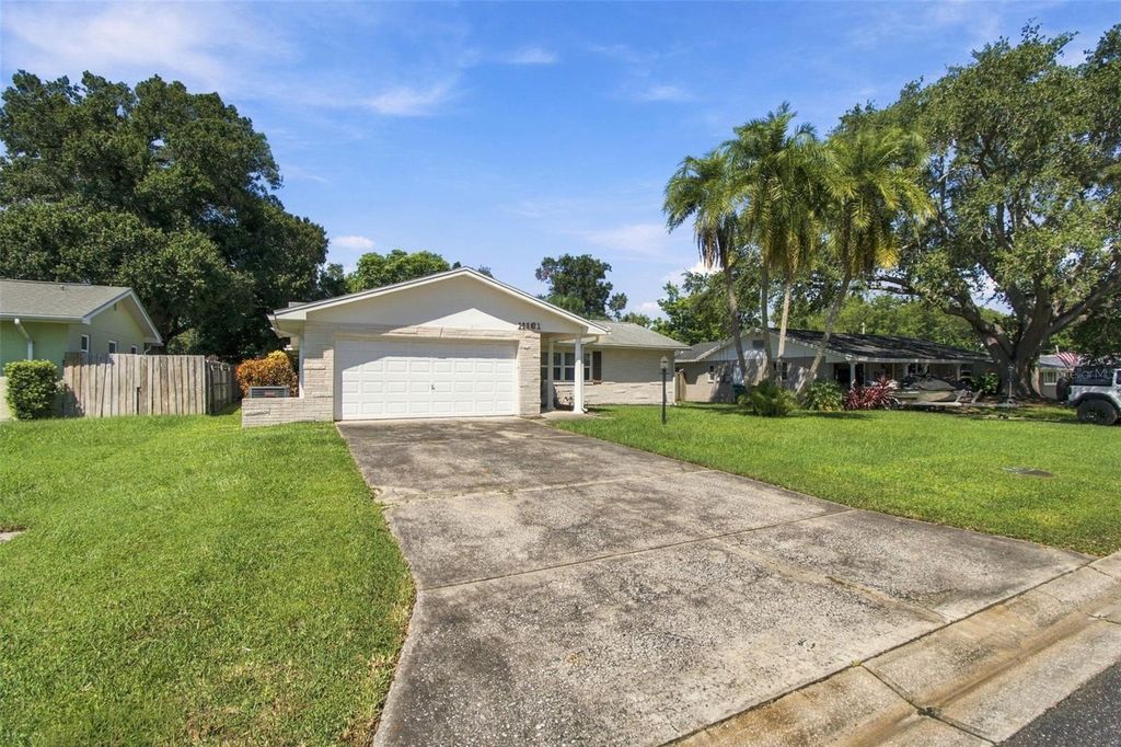 Image 1 of property listing at 11161 105TH AVENUE, Seminole, FL 33778