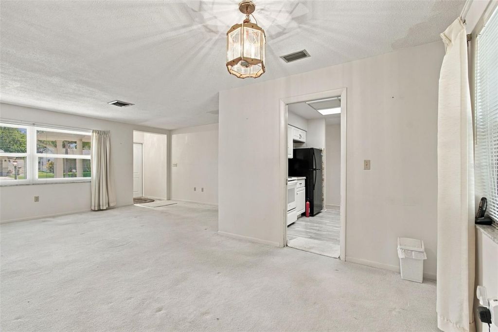 Image 14 of property listing at 11161 105TH AVENUE, Seminole, FL 33778