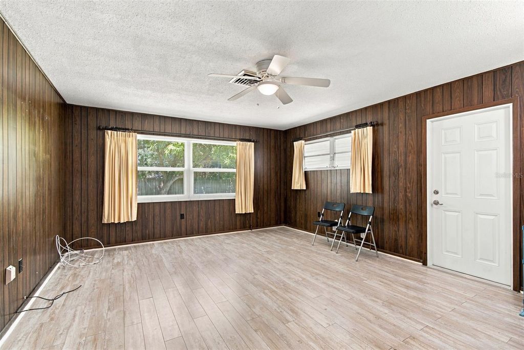 Image 23 of property listing at 11161 105TH AVENUE, Seminole, FL 33778