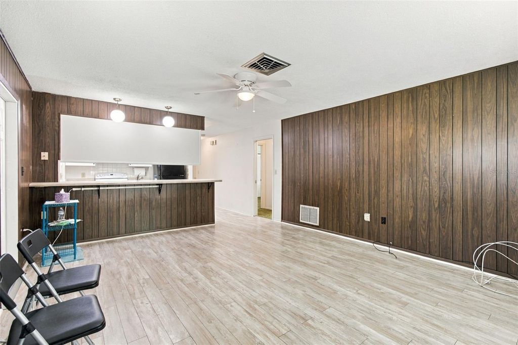Image 25 of property listing at 11161 105TH AVENUE, Seminole, FL 33778
