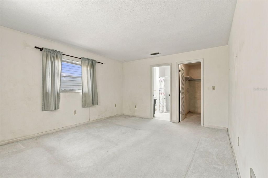Image 28 of property listing at 11161 105TH AVENUE, Seminole, FL 33778