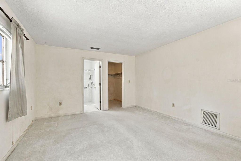 Image 29 of property listing at 11161 105TH AVENUE, Seminole, FL 33778