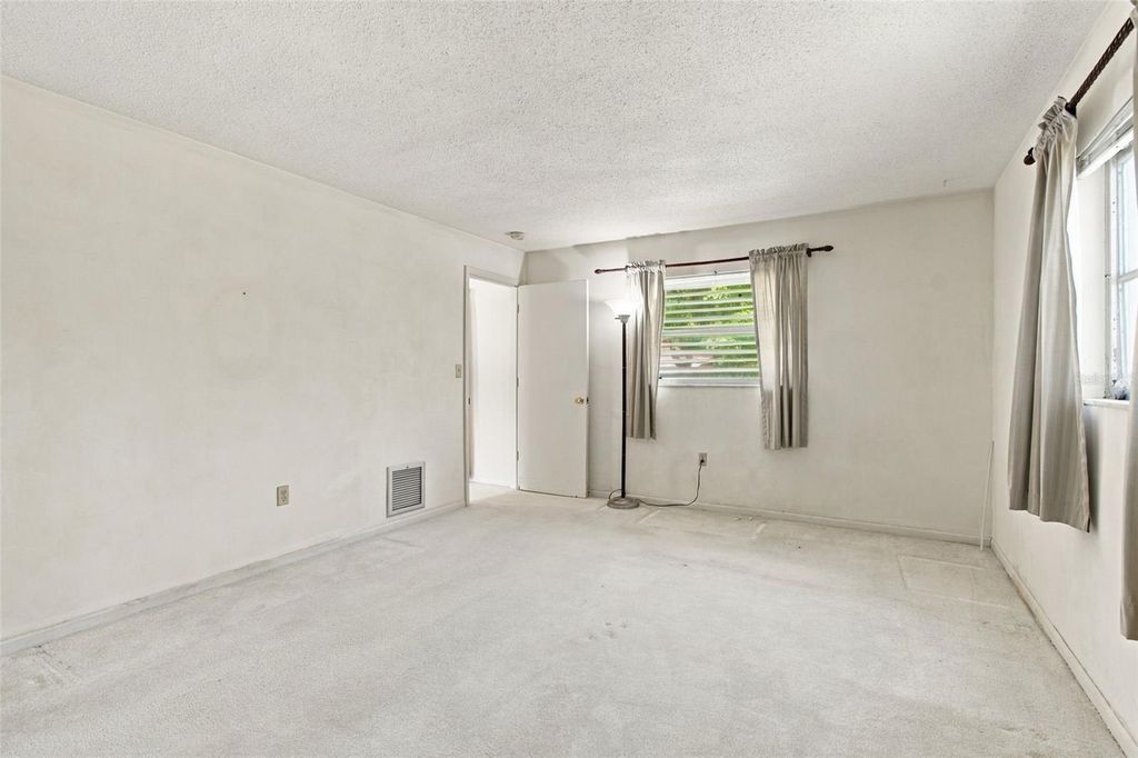 Image 30 of property listing at 11161 105TH AVENUE, Seminole, FL 33778