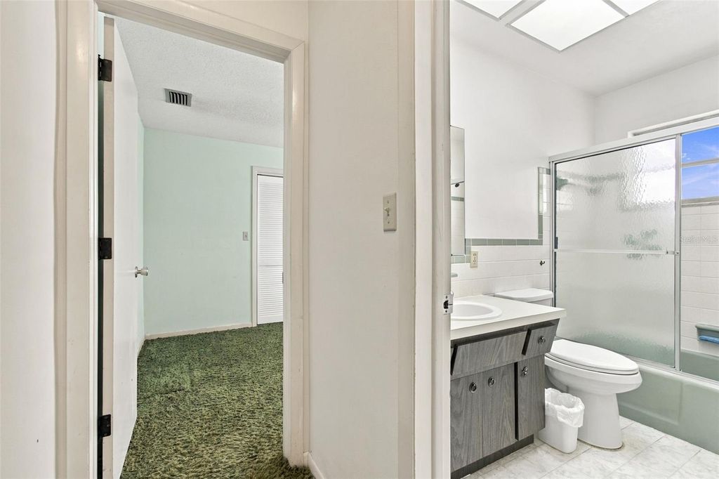 Image 42 of property listing at 11161 105TH AVENUE, Seminole, FL 33778
