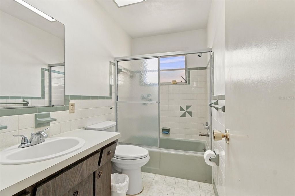 Image 43 of property listing at 11161 105TH AVENUE, Seminole, FL 33778