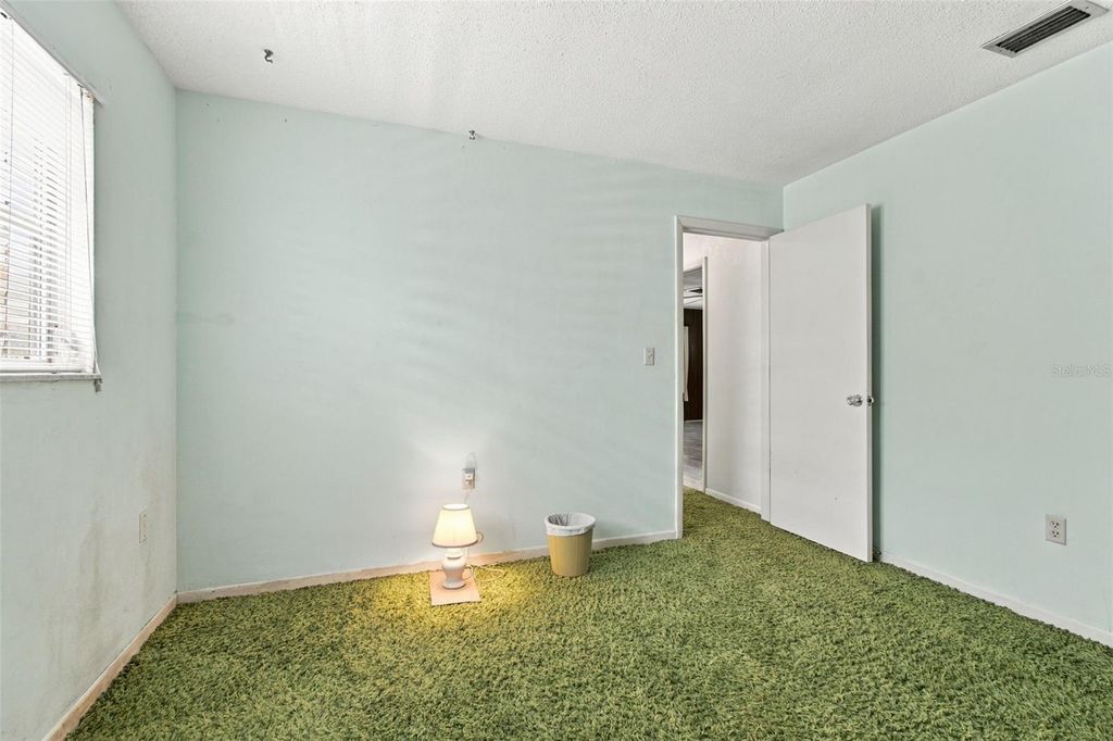 Image 51 of property listing at 11161 105TH AVENUE, Seminole, FL 33778