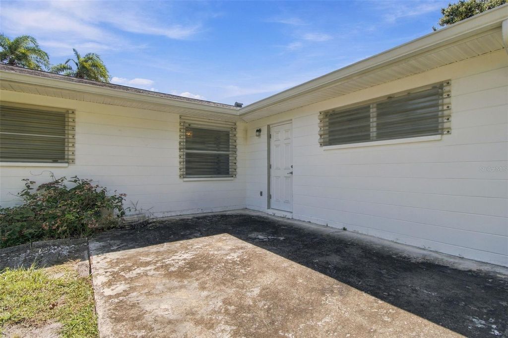 Image 55 of property listing at 11161 105TH AVENUE, Seminole, FL 33778