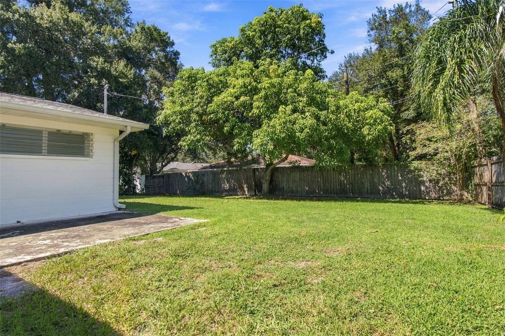 Image 56 of property listing at 11161 105TH AVENUE, Seminole, FL 33778