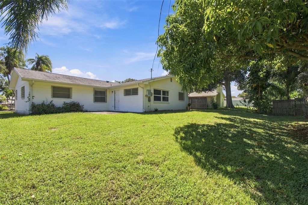 Image 58 of property listing at 11161 105TH AVENUE, Seminole, FL 33778