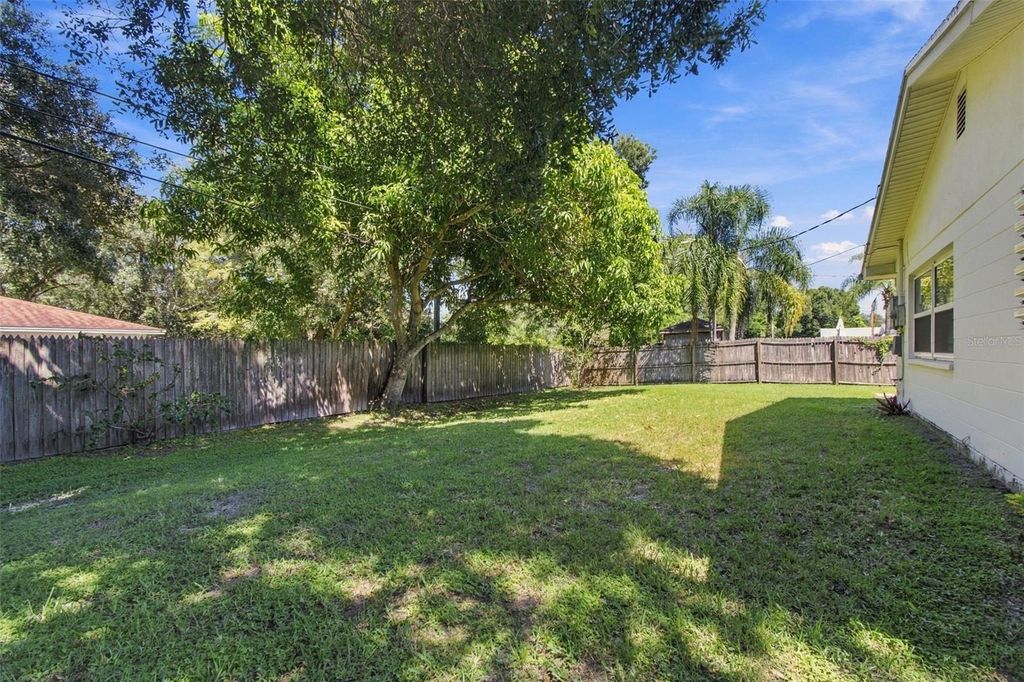 Image 60 of property listing at 11161 105TH AVENUE, Seminole, FL 33778