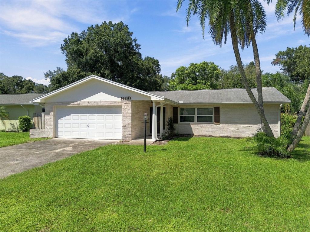 Image 64 of property listing at 11161 105TH AVENUE, Seminole, FL 33778