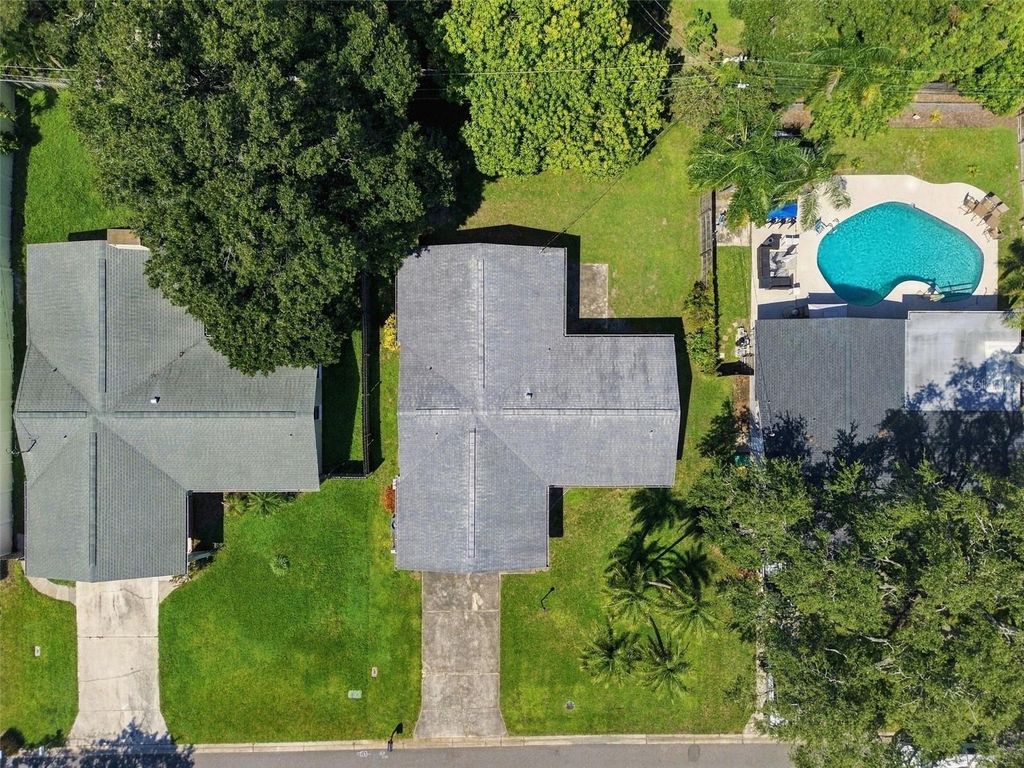 Image 68 of property listing at 11161 105TH AVENUE, Seminole, FL 33778
