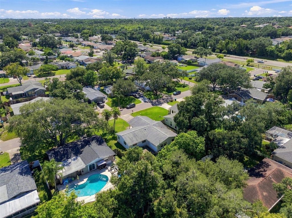 Image 69 of property listing at 11161 105TH AVENUE, Seminole, FL 33778